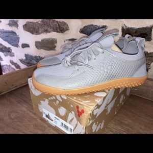 BRAND NEW IN BOX, NEVER WORN VIVO BAREFOOT | Junior PRIMUS TRAIL Shoe | 35